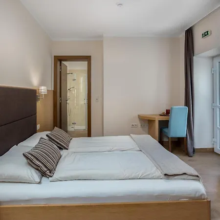 Apartment 1 Bedroom In