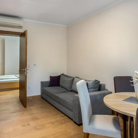 1 Bedroom In *